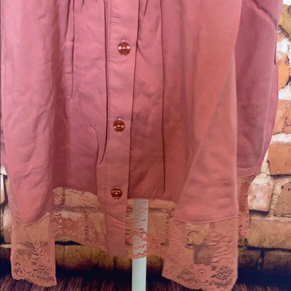 NWT Torrid Rose Cold Shoulder Blouse - Picture 5 of 11